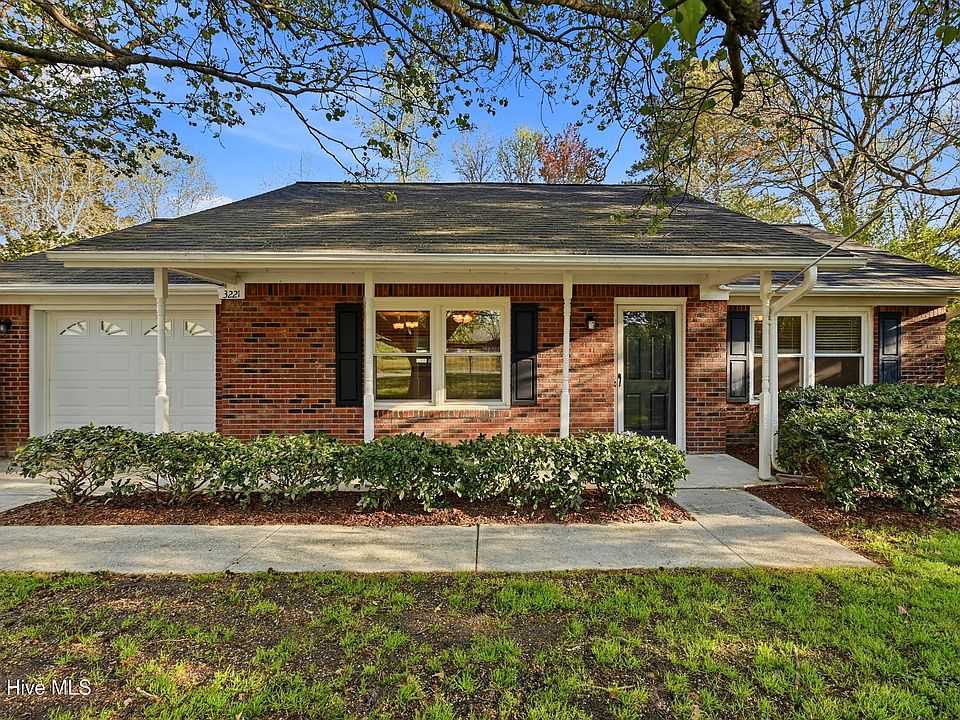 1st image of 3221 Hemlock Road