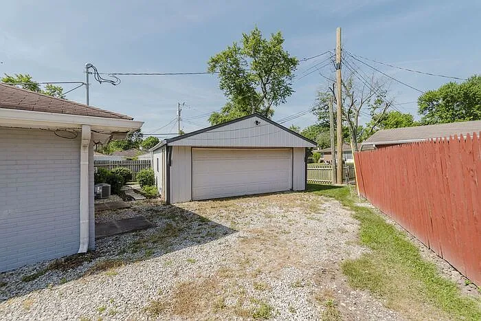 1530 S Drexel Ave — Photo 19