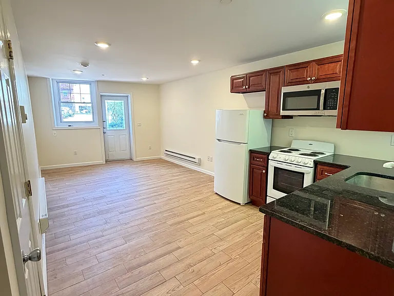 22 Hilliard Ave — Photo 5