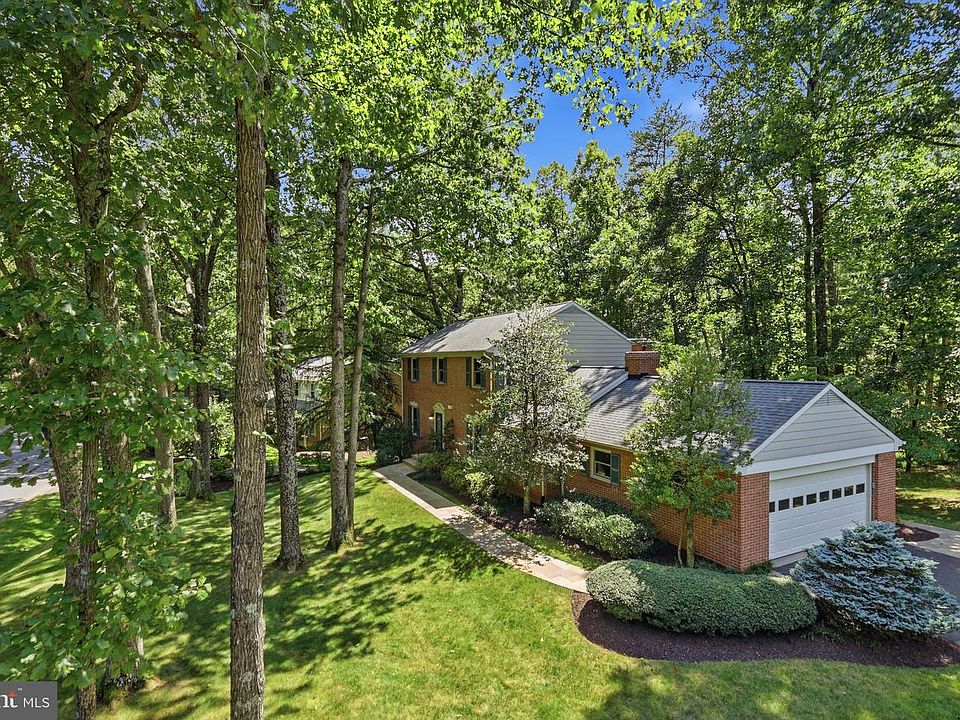 1st image of 10811 Midsummer Dr