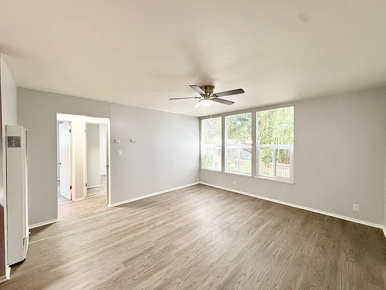 475 Alcatraz Ave #8 — Photo 2