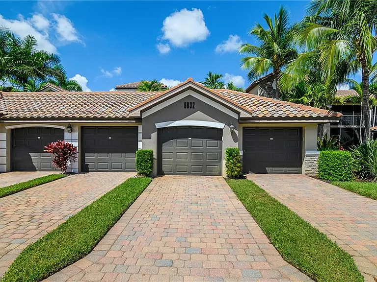 9832 Venezia Cir #1013 — Photo 3