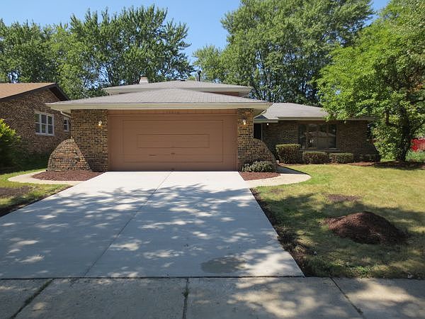 1st image of 22916 Bruce Dr