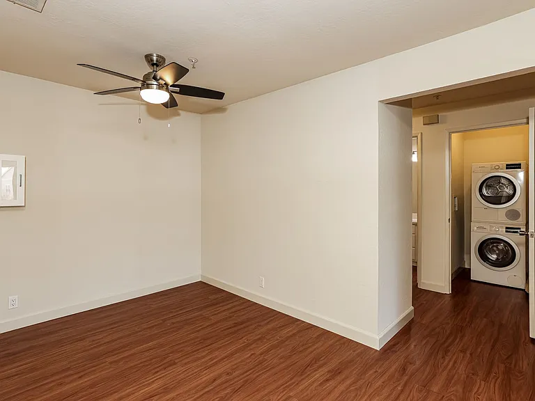 Le Boulevard Apartments — Photo 10