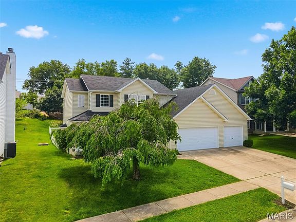 3rd image of 1032 Golden Orchard Dr