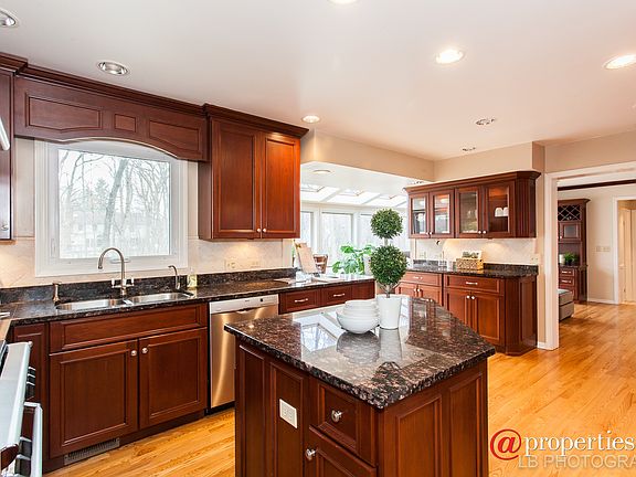 3rd image of 15 Regent Ln