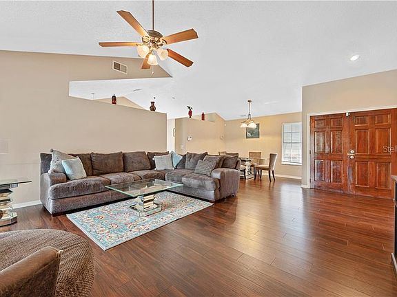 4th image of 806 White River Dr