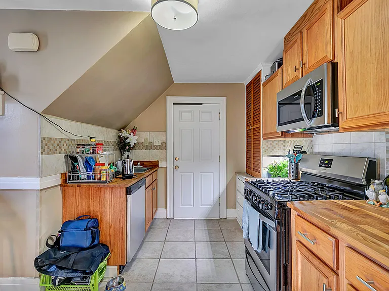 68 Sheldon Ter #3 — Photo 11