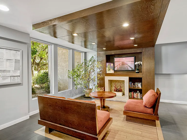 125 N Allen Ave #203 — Photo 23