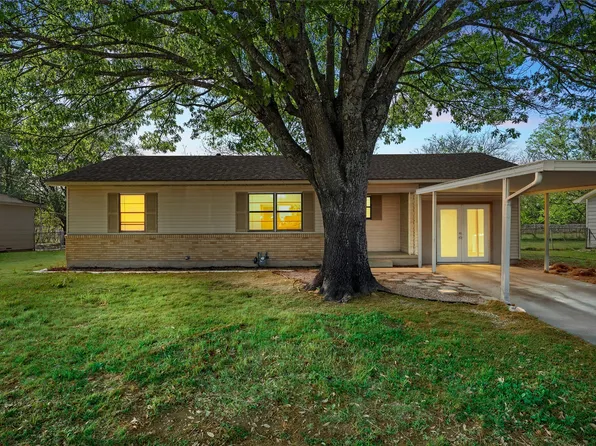 901 N Main St, West, TX 76691