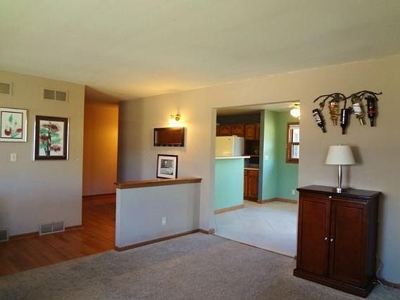 4th image of 1020 Squire Ln