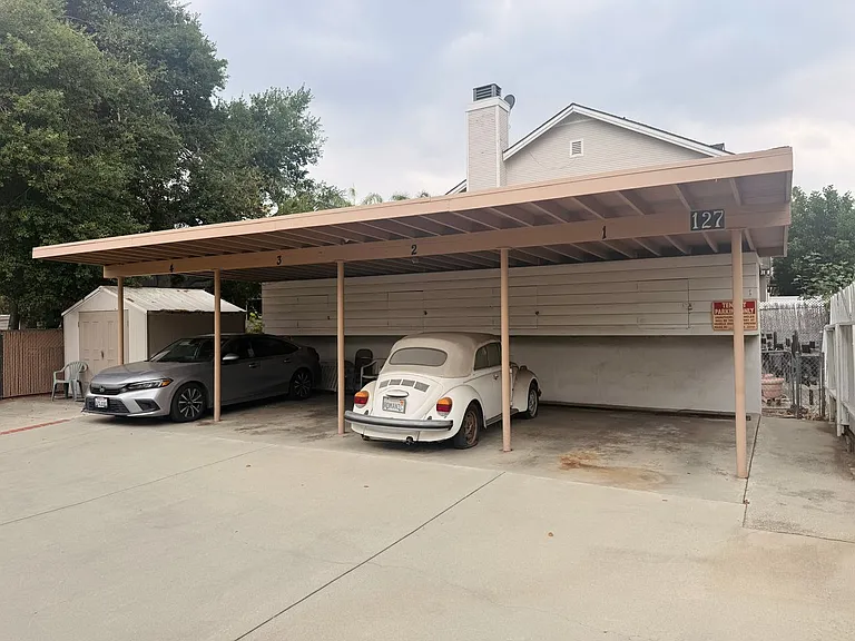 127 S Meridith Ave #A — Photo 8