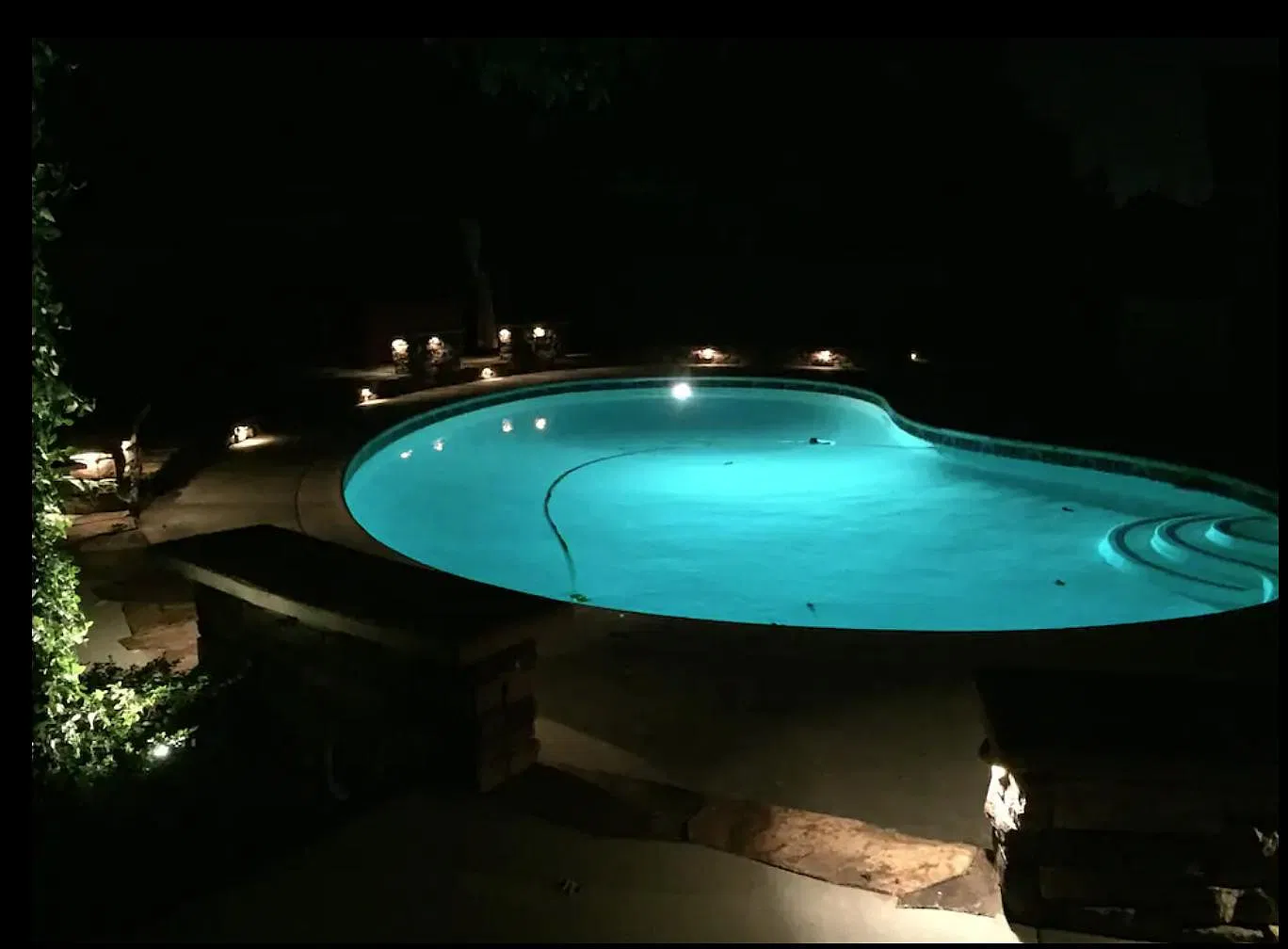 364 Los Robles Cres — Photo 1