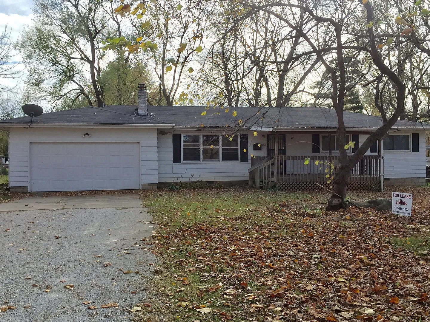 3 Bedroom - 2 Bathroom Home with Fenced in back yard — Photo 1