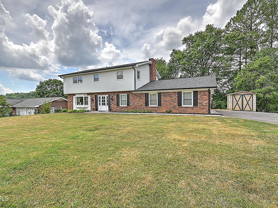 1st image of 23160 Hamlet Ln