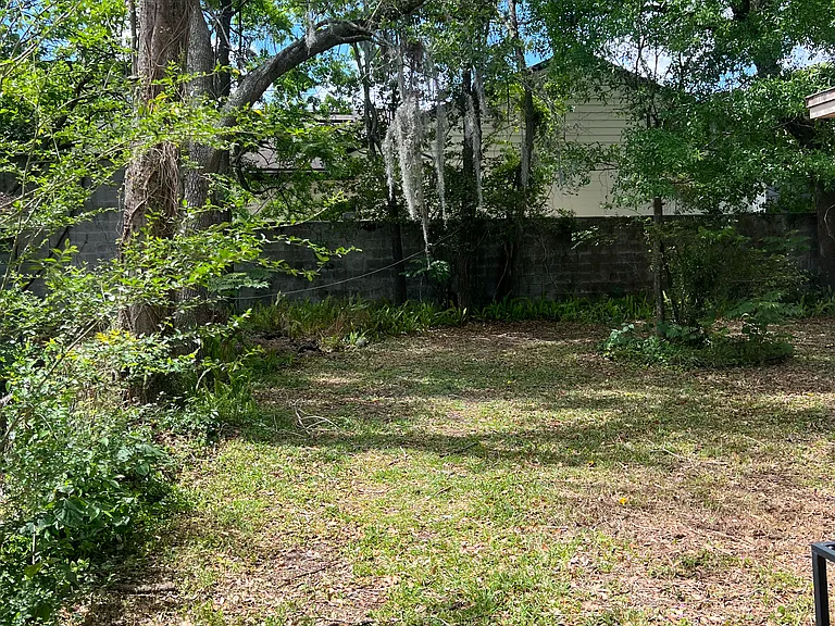 628 Meteor St — Photo 18