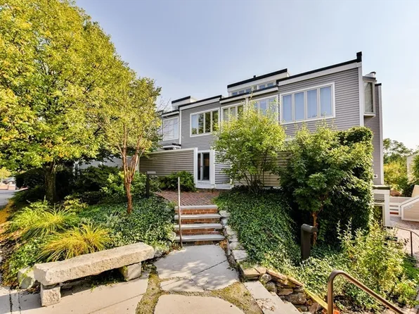 676 Huron Ave #4, Cambridge, MA 02138