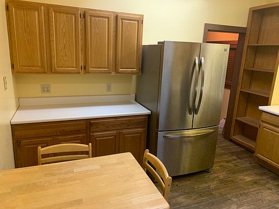 3rd image of 908 D St Unit B