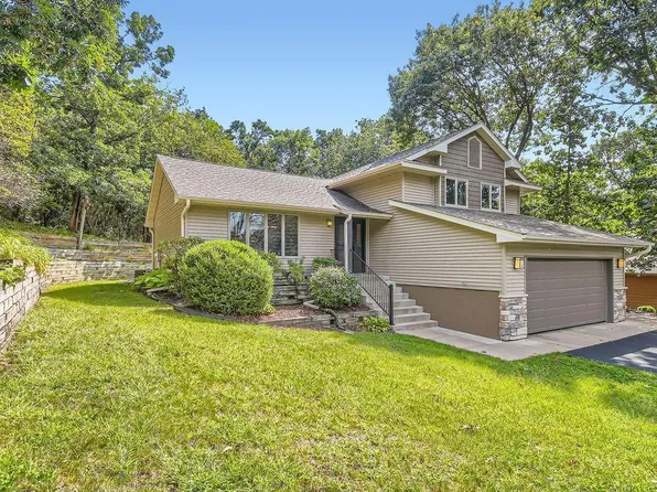 718 Deer Path Rd, Hudson, WI 54016