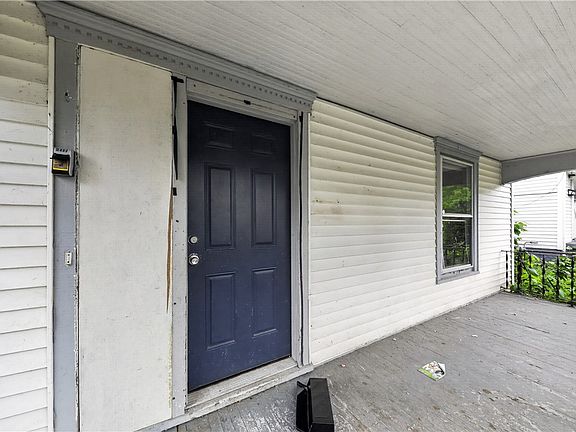 3rd image of 1138 Demphle Ave