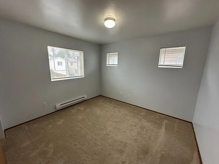 1426 Grant Ave — Photo 11