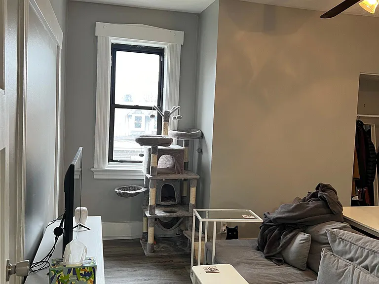 319 N Beatty St #5 — Photo 28