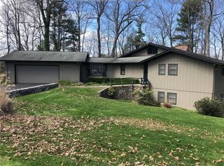 243 W Locust Dr, Beckley, WV 25801