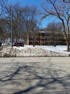 5882 Forest View Rd APT A, Lisle, IL, 60532