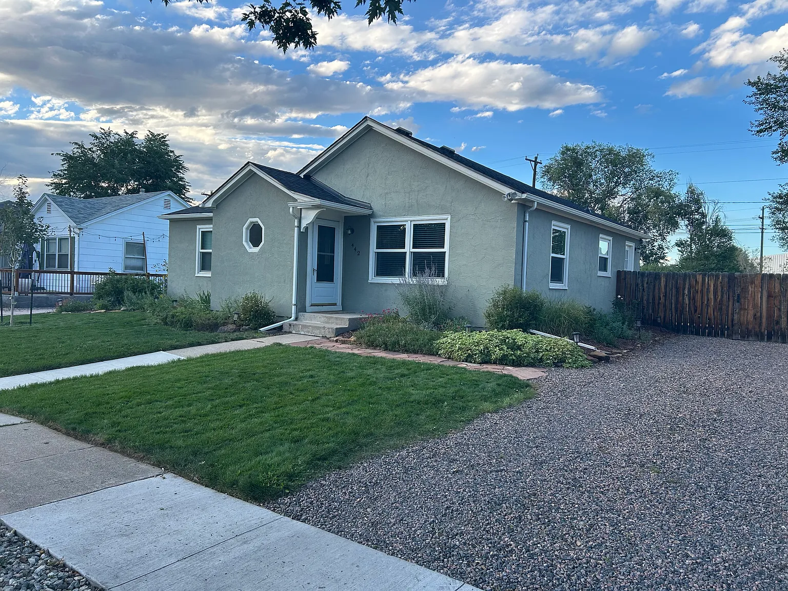 3 bed, 1047 sqft, $2,100 — Photo 2