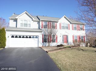 9334 S Whitt Dr, Manassas Park, VA