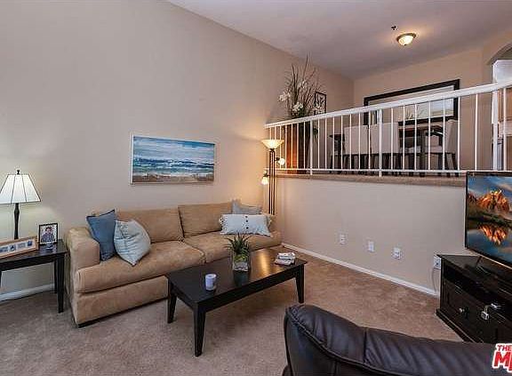 5th image of 1301 E Grand Ave Unit B