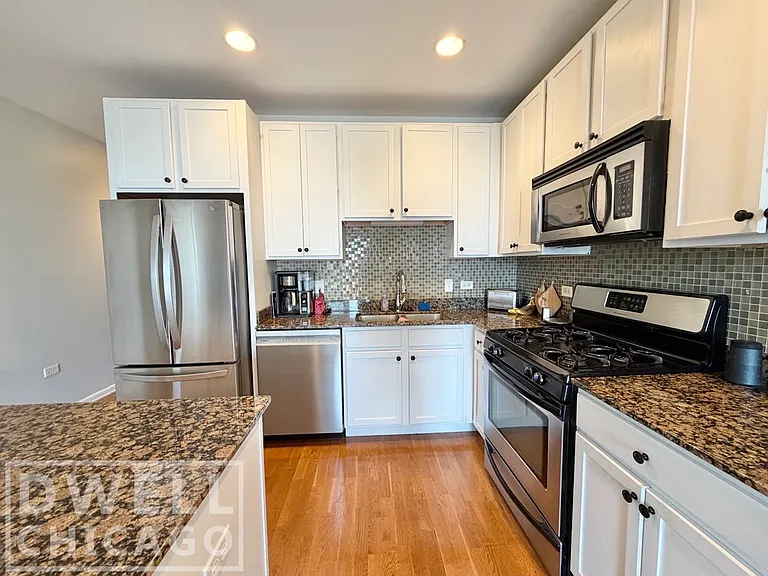 828 W Grace St #804 — Photo 10