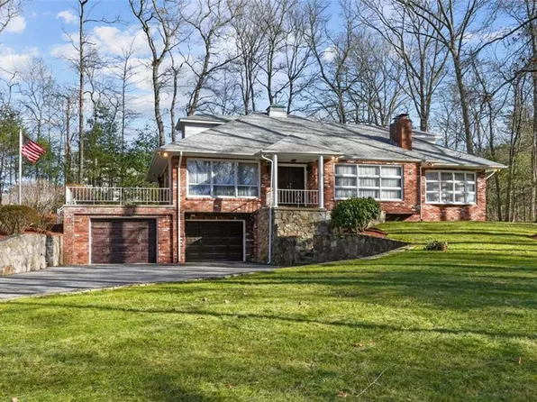 18 Fisher Rd, Cumberland, RI 02864