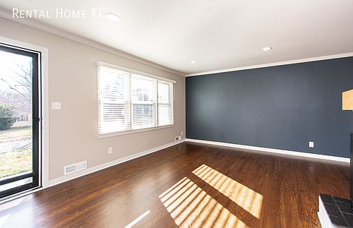 5th image of 6516 W 78th St