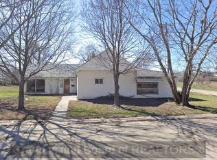 513 9th St, Aurora, NE 68818
