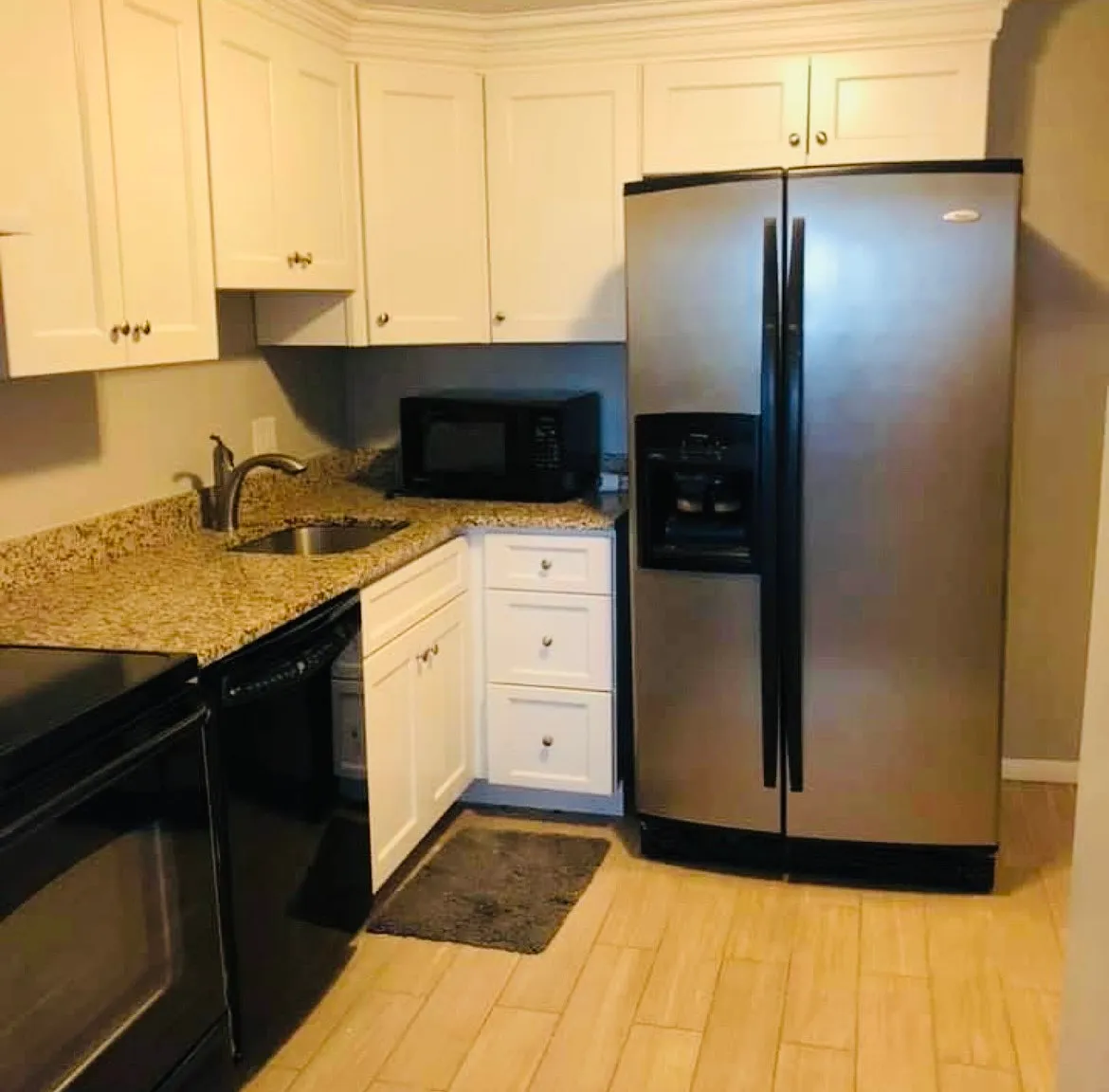 2 bed, 719 sqft, $2,200 — Photo 1