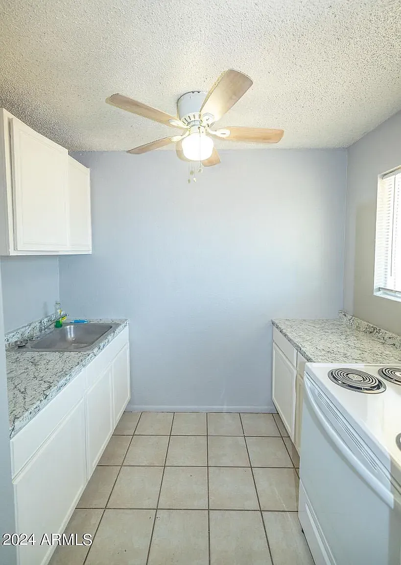 Building Photo - 2203 E McKinley St #1