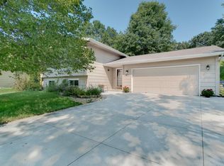 4637 Beacon Hill Rd, Eagan, MN 55122