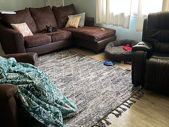 4th image of 105 Donna St