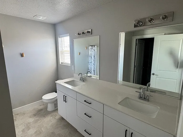 2087 N 325 W — Photo 8