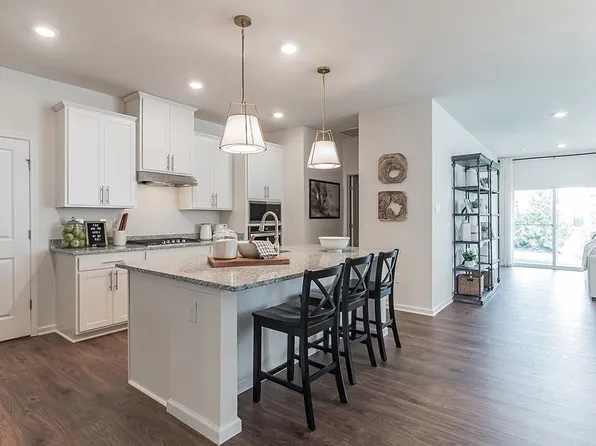 48 Quiet Creek Dr, Gettysburg, PA 17325