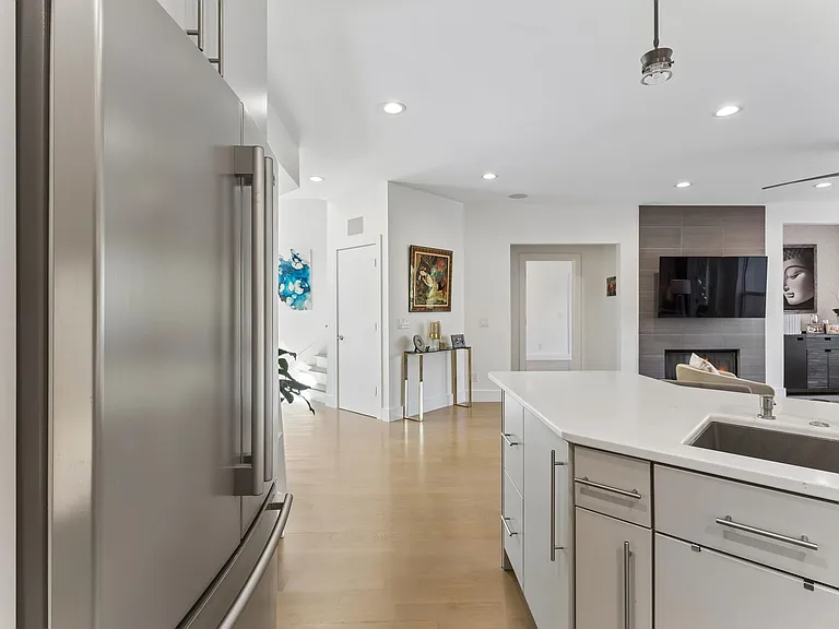 3926 Vailwood Dr — Photo 11