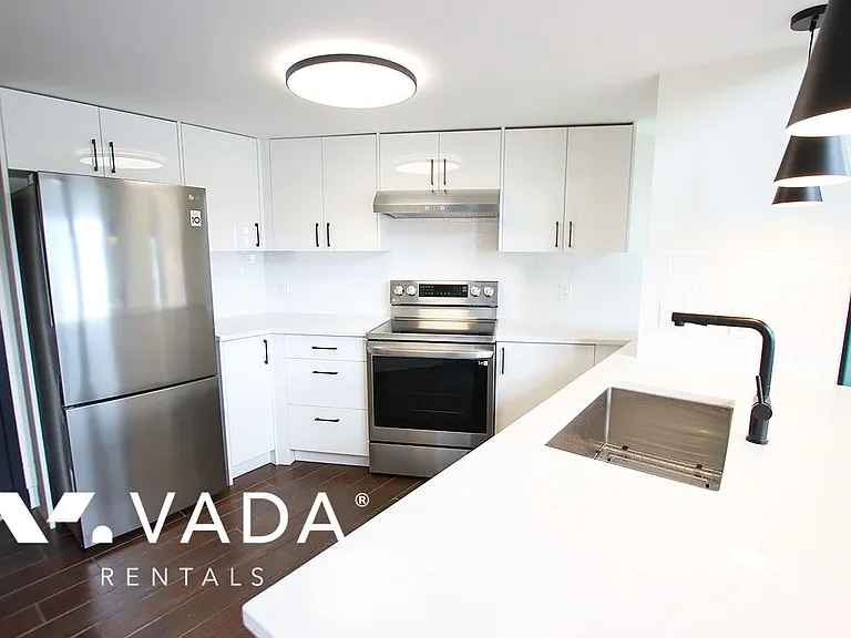 22 Cordova St E #808 — Photo 8