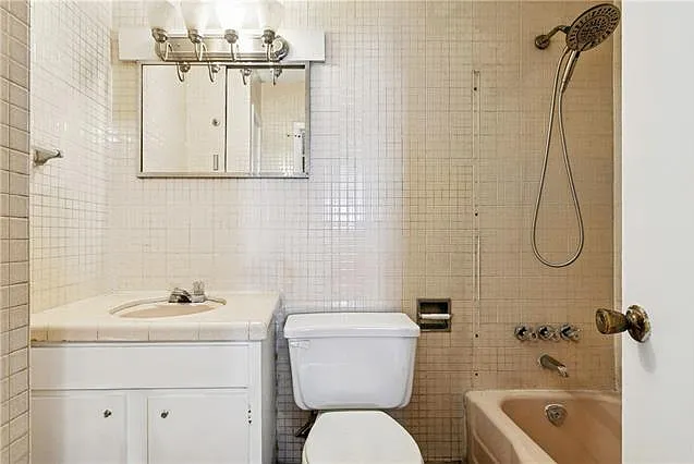 807 Bourbon St #5-2B — Photo 4