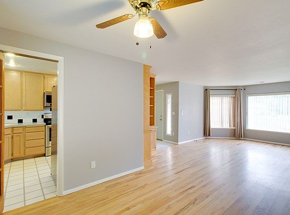 4th image of 213 Garden Dr