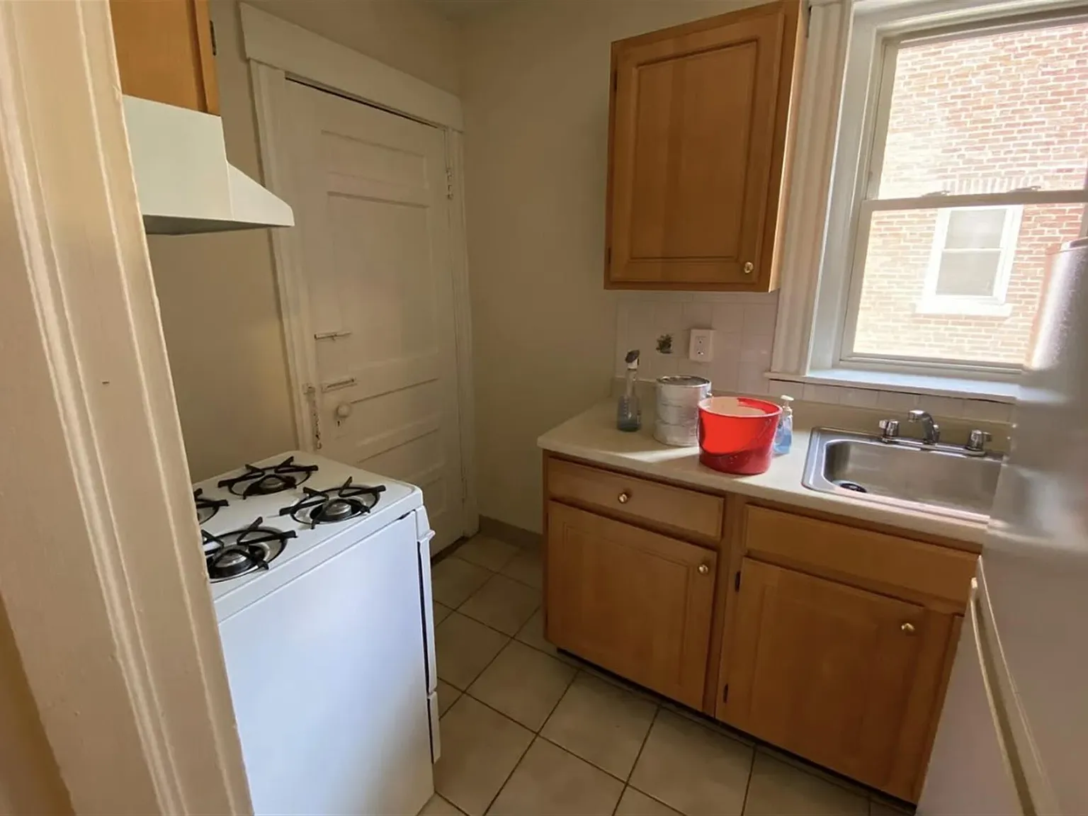 8 Craigie Cir — Photo 3