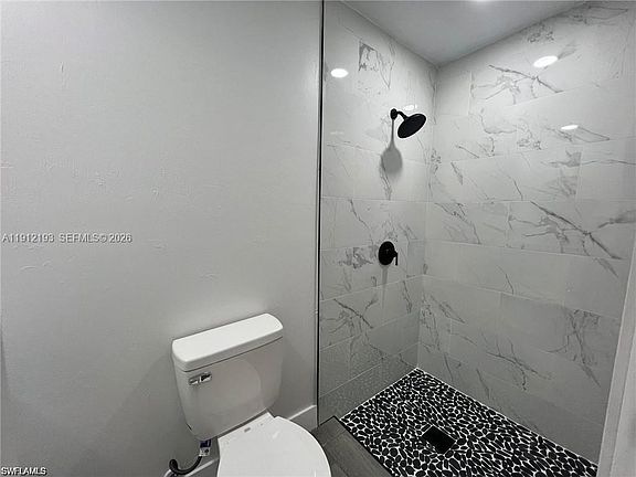 5th image of 1109 Gifford Ave N