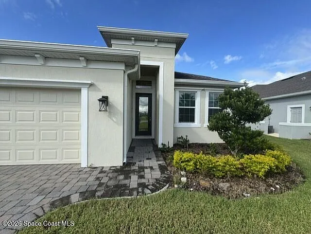 4 bed, 3.0 bath, 2033 sqft, $3,500 — Photo 2