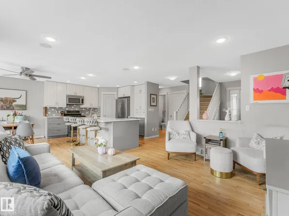 2354 Taylor Close NW, Edmonton, AB T6R 3J6