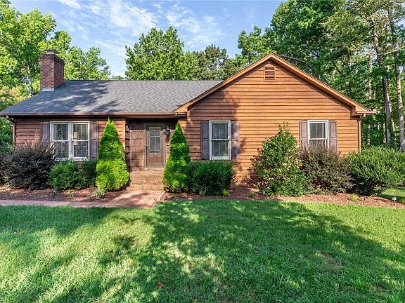 5th image of 700 Woodard Dr